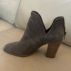 NWOT Vince Camuto Heeled Booties